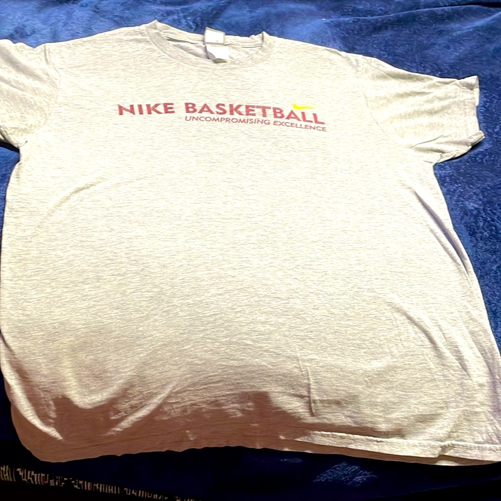 Men’s large Nike T-shirt